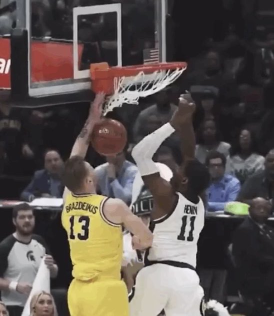 SpartanCenterig's tweet image. The dunk ⁦@hennny11⁩

#Posterized