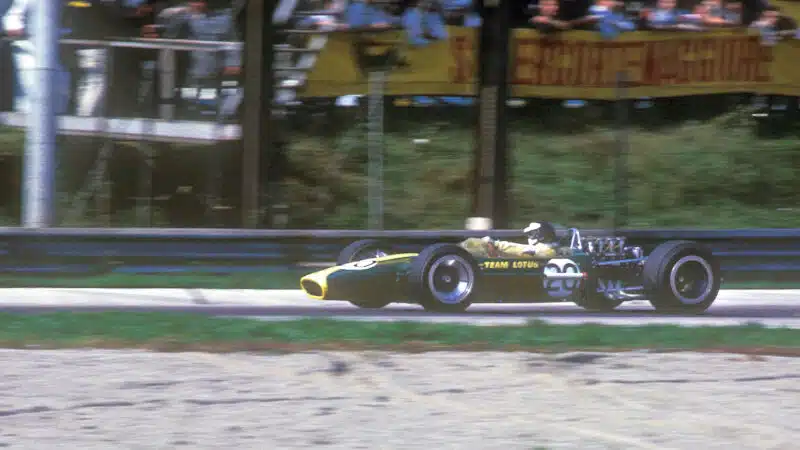 #TerrificTuesday Italian GP Monza 1967 One of Jim Clarks' finest drives Winning, then lost a complete lap due to a puncture, clawed back through the field to lead again on lap 60 and pulling away, only to find a lack of fuel dropped him back down to third on the very last lap.