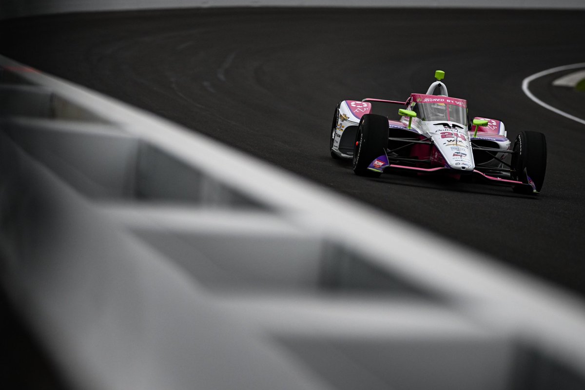 Well day 1 has been cut quite short! Team did a great job getting us out on track promptly this morning so we could peddle around a bit. Hopefully we can finally get into some consecutive runs and adjustments tomorrow! @DreyerReinbold @CusickMSports @Polkadot #indy500