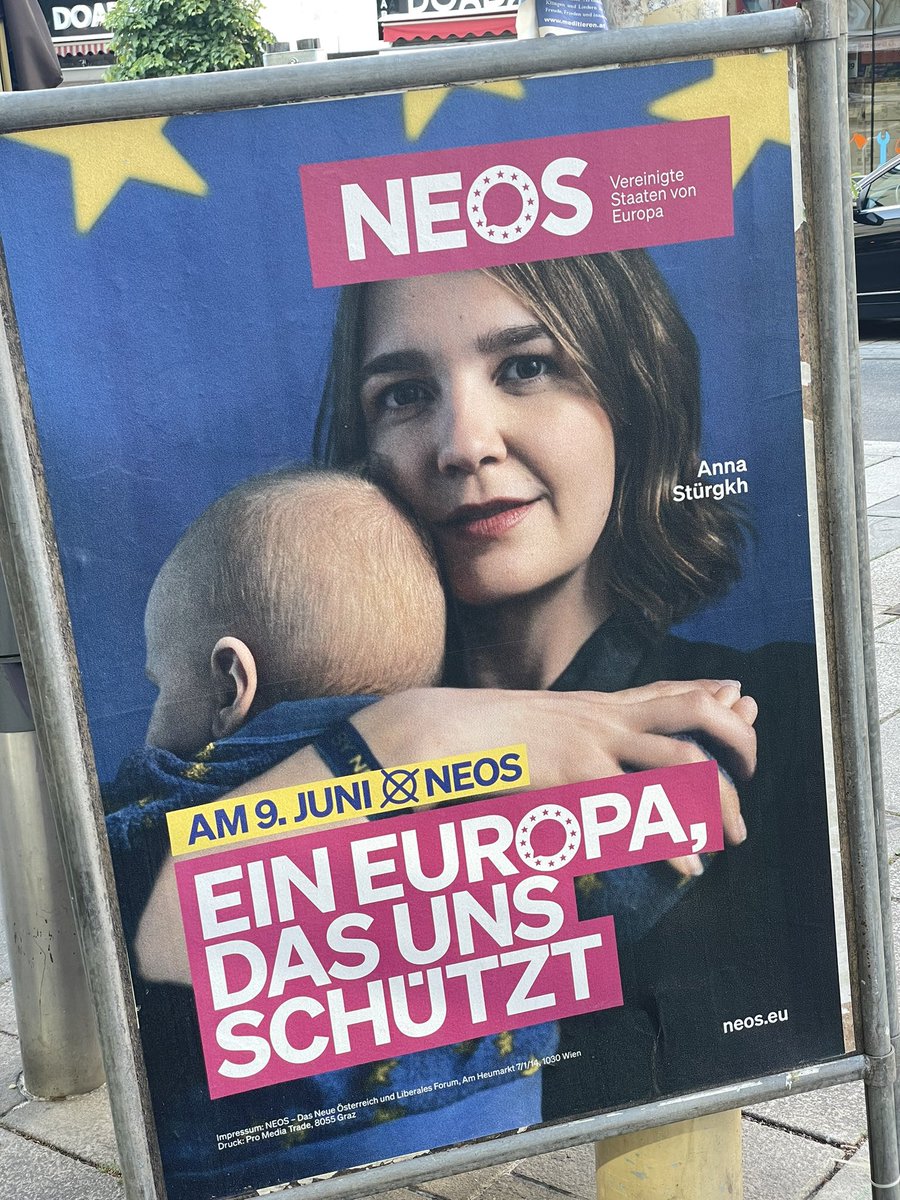 Unter allen belanglosen, vertrottelten und niederträchtigen EU-Wahlplakaten der ersten Welle ragen meines Erachtens die NEOS-Plakate positiv hervor. Sie schaffen den Spagat zwischen relevantem Inhalt und positiver Emotion am besten.