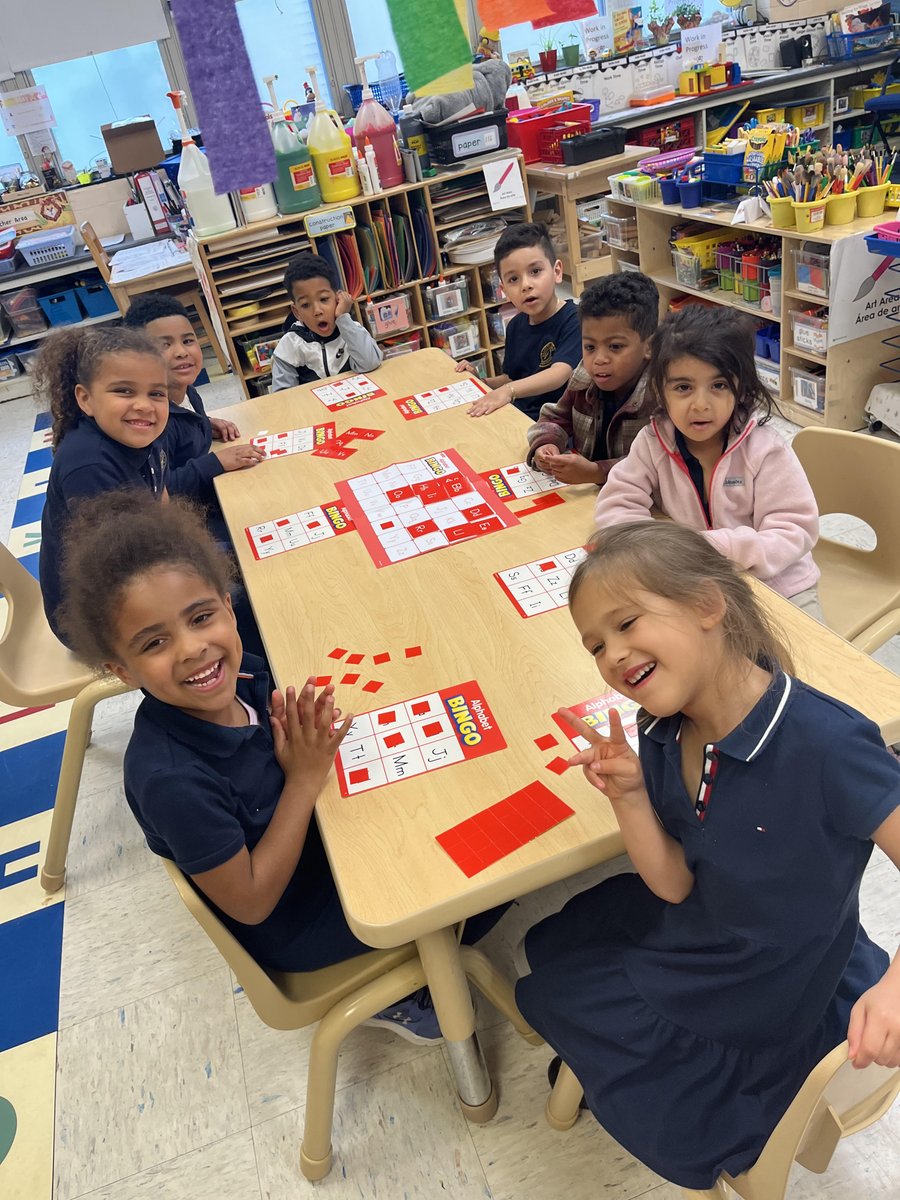 “B-I-N-G-O off to Kindergarten We Go!“ Pre-K4 students in Ms. Klimkowski’s class @MidtownSchool8 enjoyed a game of alphabet bingo during Large Group Time!👍