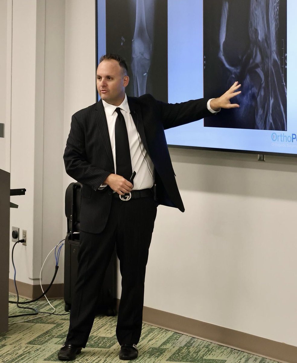 ChadLavenderMD's tweet photo. Great morning speaking @UABSportsMed for grand rounds on #FertilizedACL @MUHealthOrtho @MUSOMWV @marshall_health
@AmitMomayaMD is brilliant and can’t wait to collaborate in the future!! https://t.co/zM3wHh4gEz