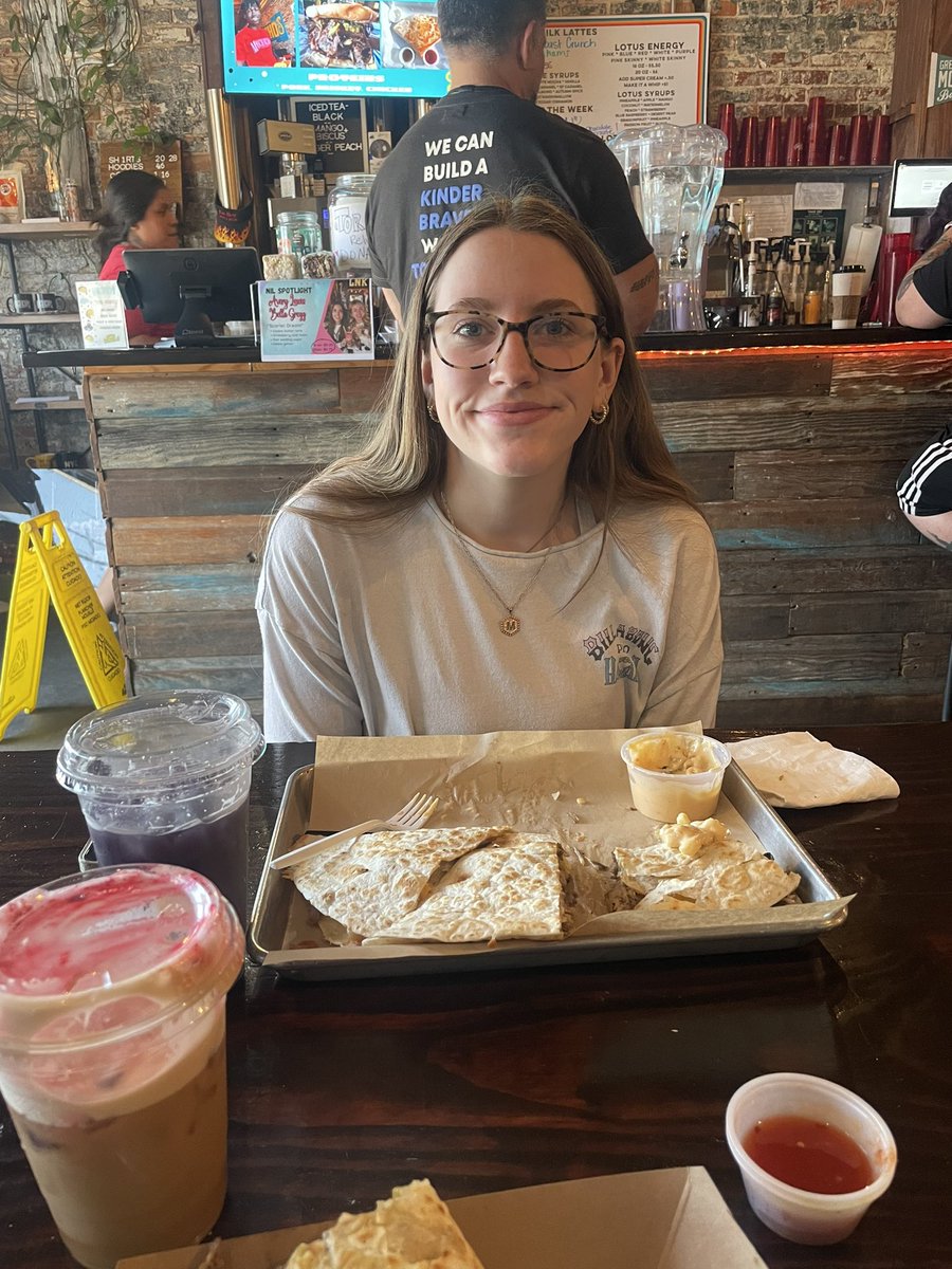 Took nearly the entire school year, but I FINALLY got Maddi to @Yo_Muchacho! IYKYK, soo good! Thanks for the hospitality @nmaestas