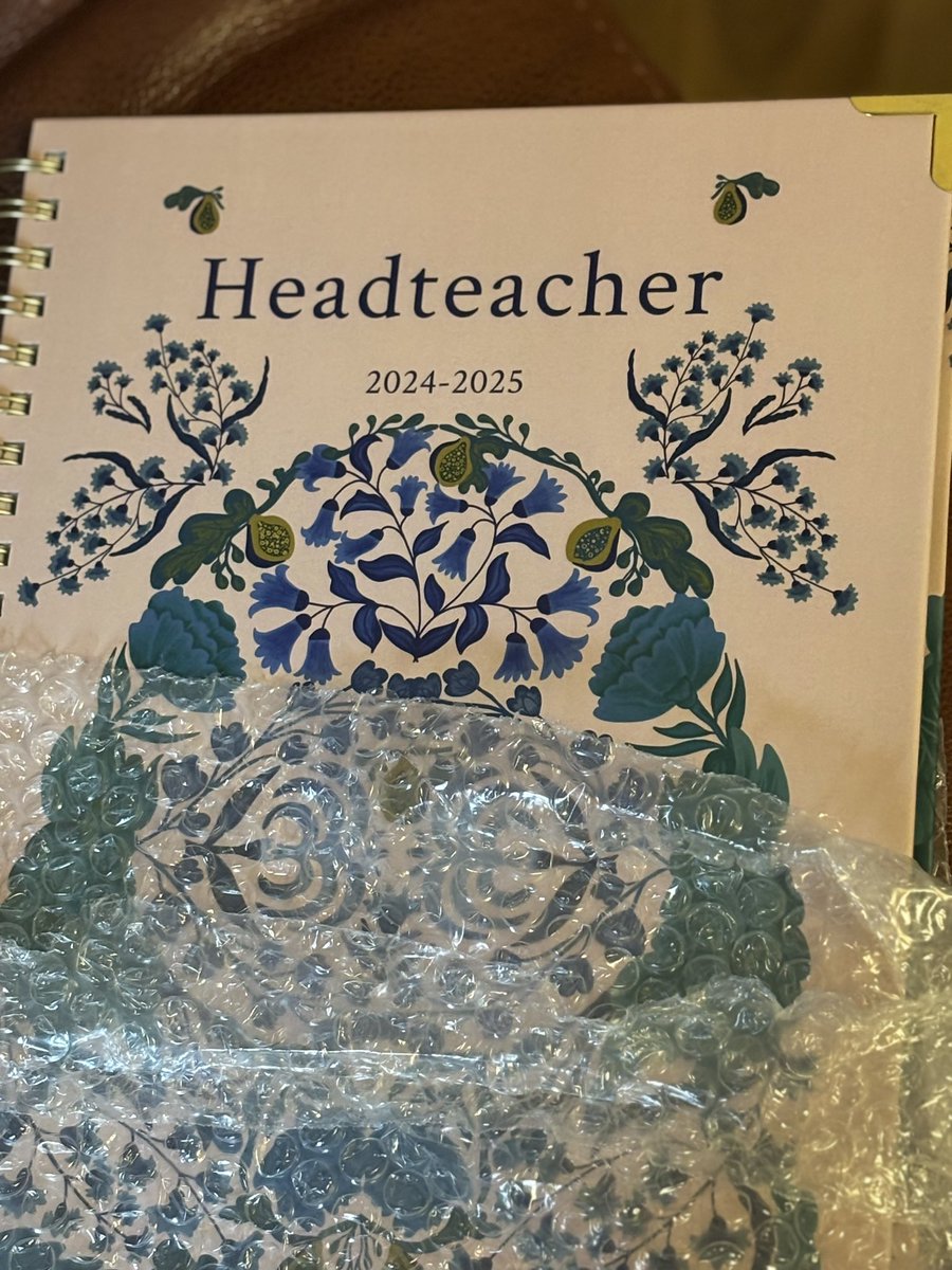@Headteacherchat Yippee! My lovely planner has arrived. Thank you … it’s beautiful 🙏🏻
