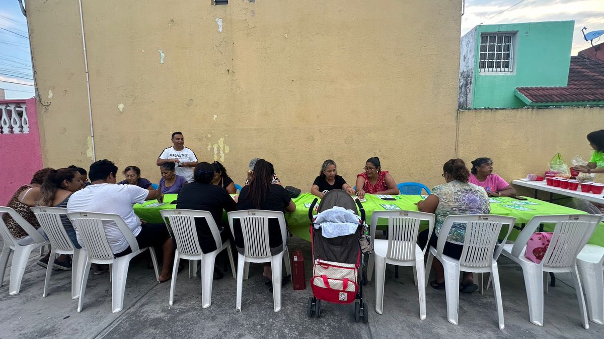 La #LoteriaVerde está siendo un éxito en #Veracruz y ahora le tocó su turno a Río Medio, en donde hubo gran ambiente y muchas ganadoras. Todas las mujeres me comparten que están muy contentas y emocionadas porque tendremos a nuestra primera mujer gobernadora y presidenta con