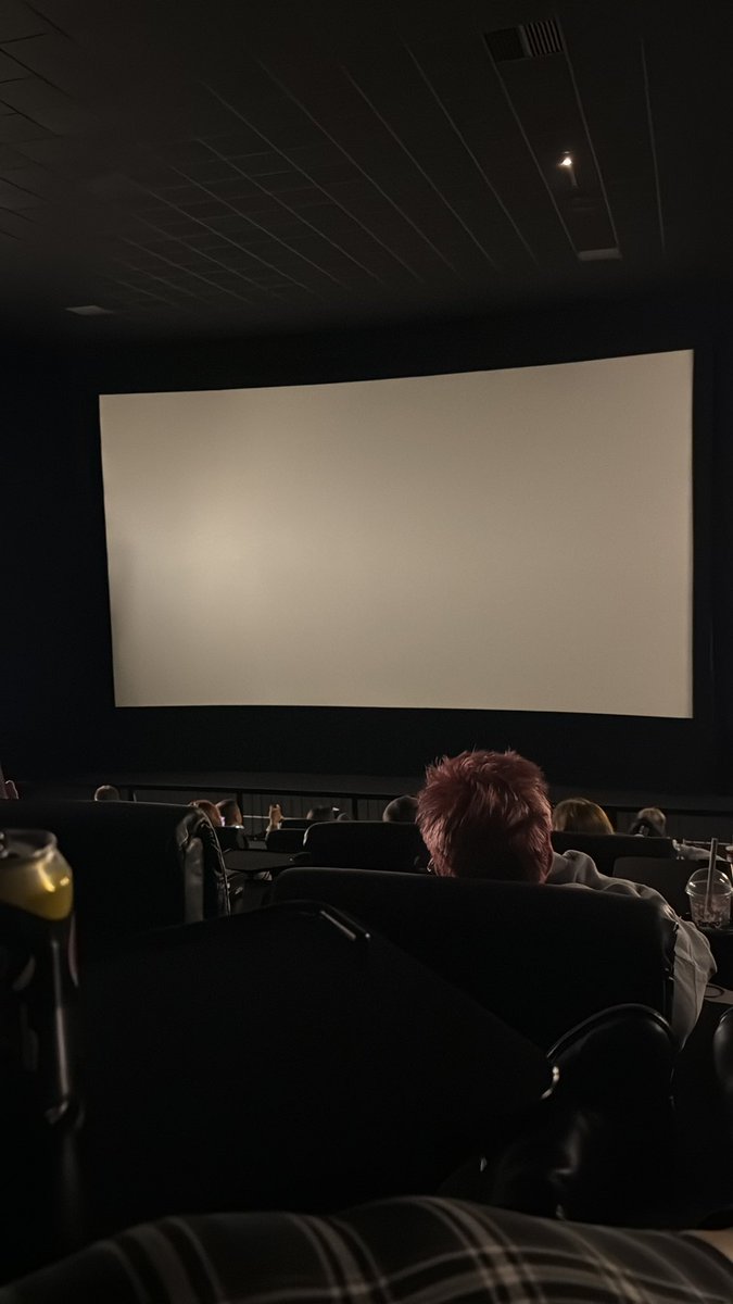SamSims78's tweet image. We have lost signal at @vuecinemas - help #SextedLive. Not live here!!!!!