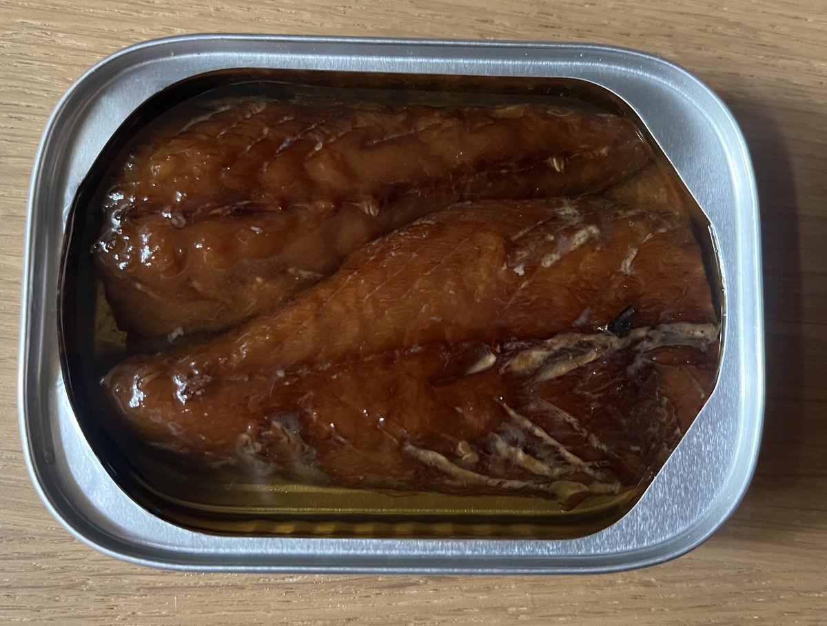 sardine_diary's tweet photo. Ocean’s sweet smoked wild mackerel 

Got these because of the video and could only find them in a 12 pack and honestly don’t think it’s overkill now. Really high quality fish, tender and flaky and definitely not too sweet or too smoky - mild flavor for a versatile tin overall. https://t.co/dBZn9qAzSF