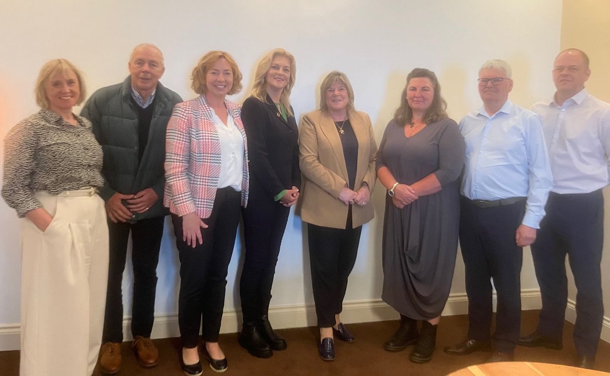Minister @MaryButlerTD & MEP hopeful @cynimhurchu met with directors of @DvanChamber During the meeting, the Chamber reps addressed pertinent business concerns & advocated for necessary changes #employers #workforce #accommodation #pension #tourism #agriculture @Chambersireland