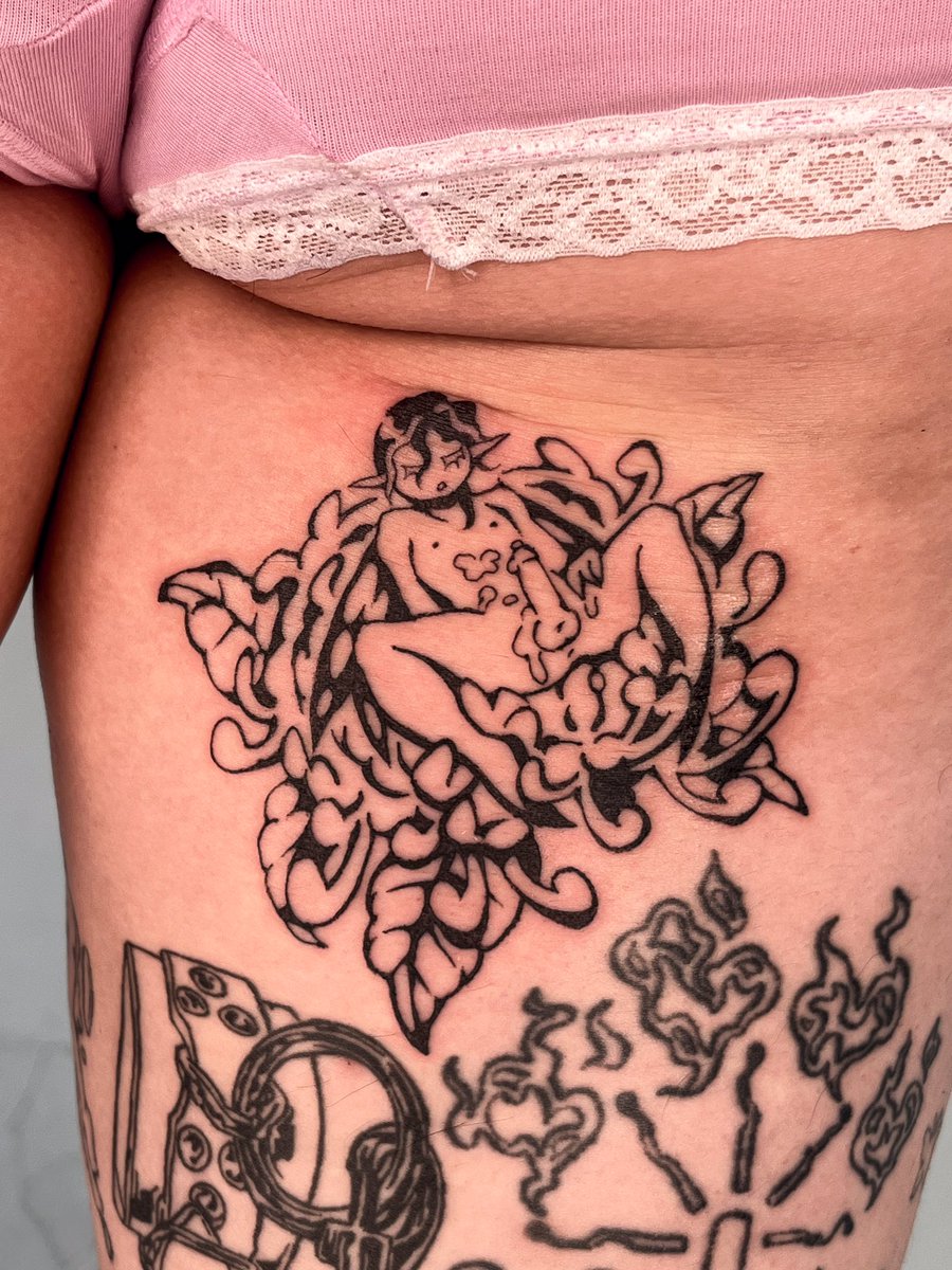 Pleasure fairy on chrysanthemum 🧡💋