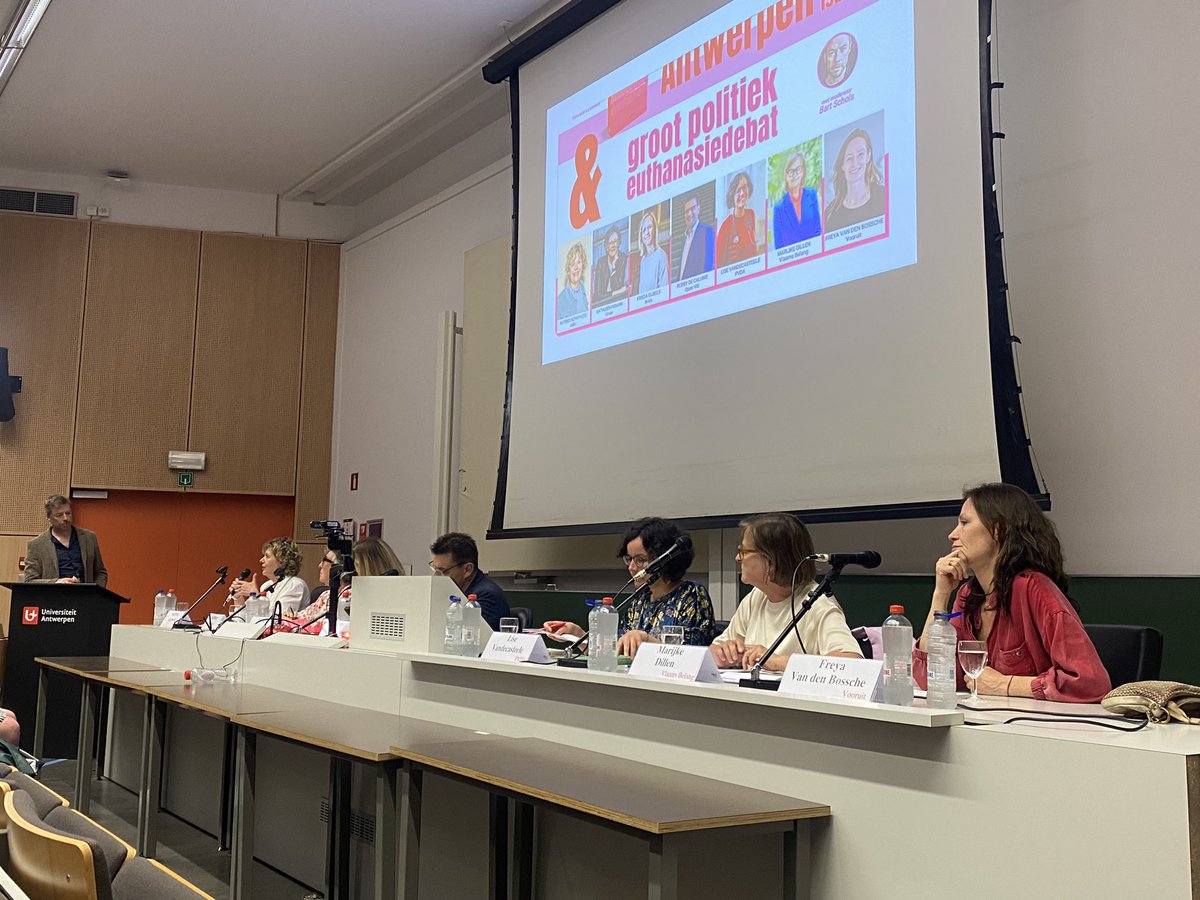 .<a href="/freyabos/">Freya Van den Bossche</a>: ‘Mensen mogen (vandaag) beslissen om zichzelf te laten uithongeren, maar niet om zacht te sterven.’
Groot politiek #euthanasiedebat.