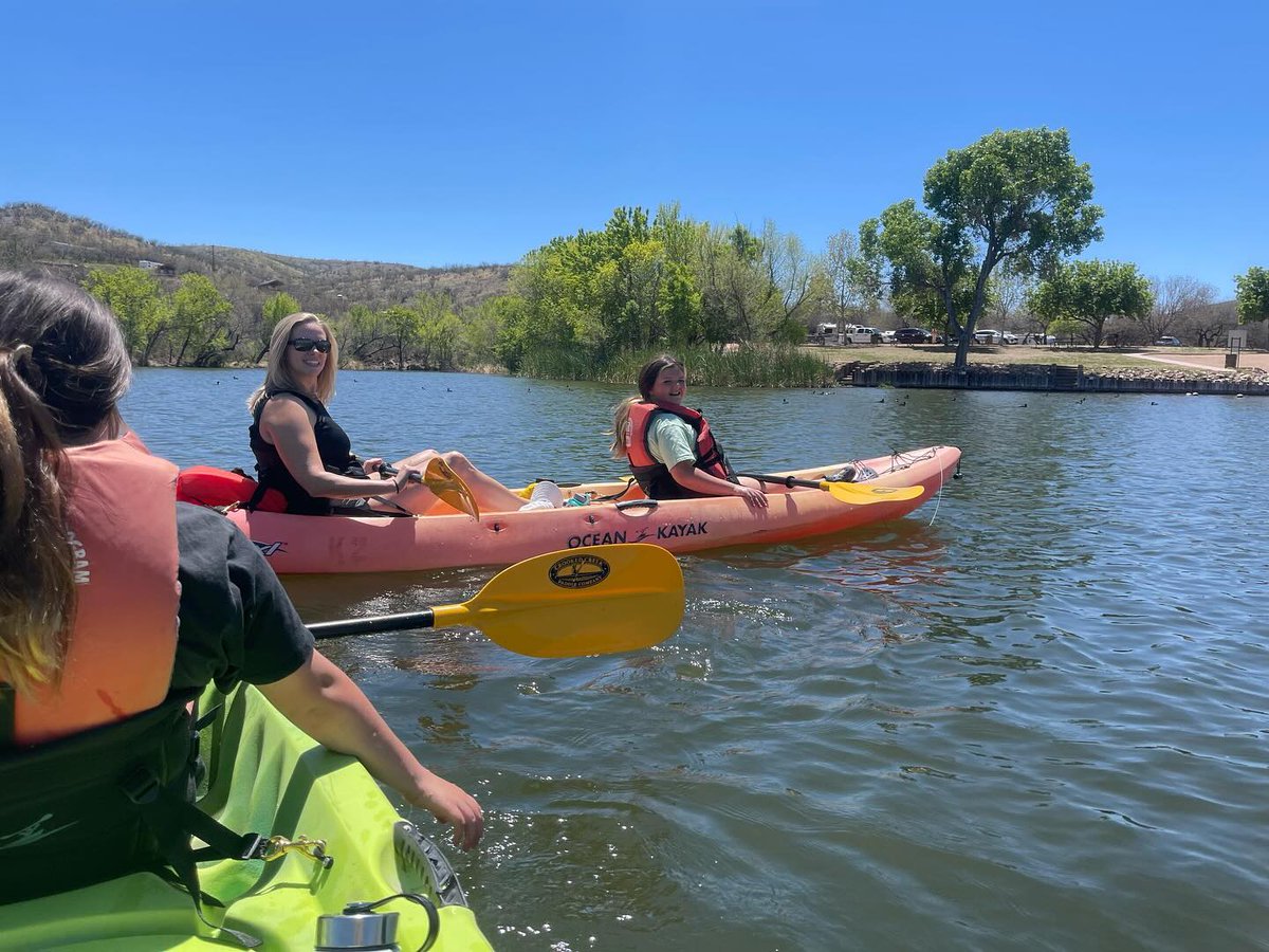 It may be a dry heat but you can still get your feet wet! 🌊 Plenty of watering holes around Arizona can help you get your sea legs. 🛶 Find a kayaking spot at azstateparks.com/kayaking-in-ar…
📸 @ashleynicoleflowers at Patagonia Lake State Park