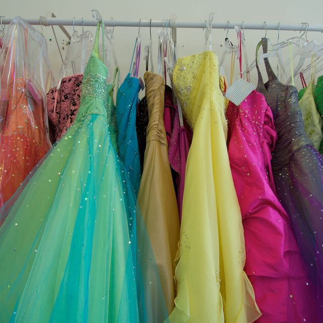 We’re holding a FREE prom wear pop-up on Sunday 2nd June so that we can help everyone look special for this special occasion.
If you have dresses / suits and accessories to donate, please get in touch ❤️
#wrexham #reuse <a href="/wrexham/">Wrexham.com</a>