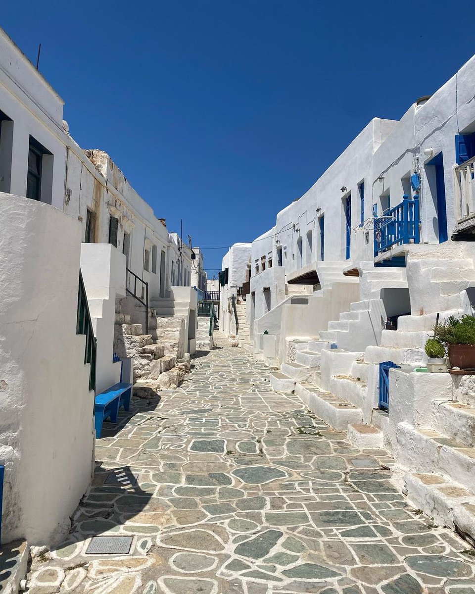 The wild beauty of 📍Folegandros island (Φολέγανδρος) - @Cyclades_GR ❣️

📸 by: instagram.com/p/C69anj-I6a0/…

#Folegandros #Cyclades #Greece #VisitGreece #travel @VisitGreecegr #cyclades_islands