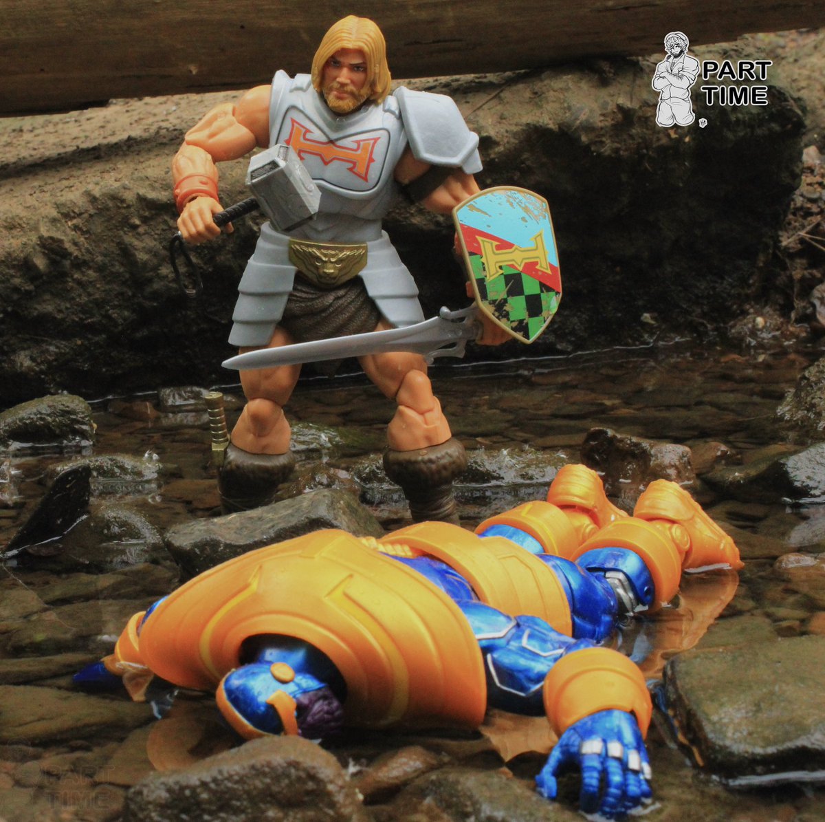 A hero from earth lent me a weapon to assist in stopping you.
#heman #thanos #hemanandthemastersoftheuniverse #motu #mattel #hasbro #marvel #marvellegends #hasbromarvellegends #hemanphotography #hemanneweternia #neweternia #Mjölnir  #actionfigurephotography #toyphotography