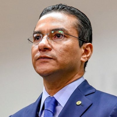 O deputado Marcus Pereira, marionete de Edir Macedo e pré candidato a Presidência da Câmara, disse ser a favor da regulação da internet. Isso não é um pastor, é o apocalipse escondido atrás de um terno fantasiado de cristão!