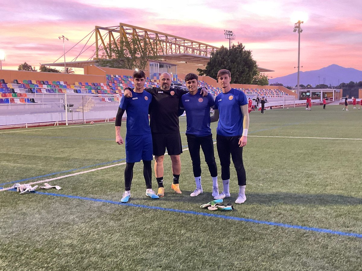 jovesanvicente's tweet photo. Los grandes equipos empiezan por la portería 🥅🧤⚽.
Víctor, Sergio Jover, Ander y Carles Fluixá.
👏🏼🔝.
#VAMOSJOVE
#COMPETIDORESNATOS https://t.co/XKEpDJBwH3
