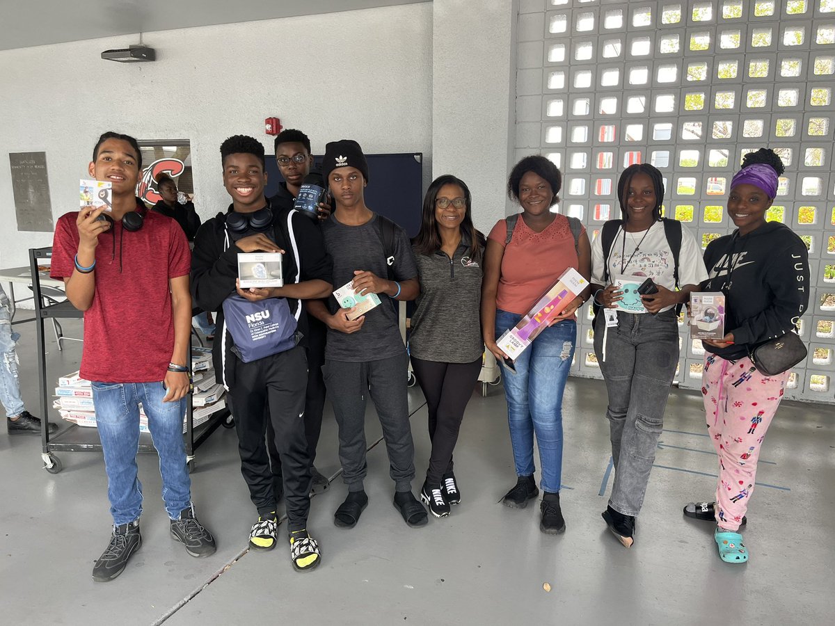 Our last Saturday Success Camp was a success! Over 70 students got ready for their Algerbra, Geometry, and Biology EOCs! Soaring to the top! <a href="/SantalucesHS/">Home of the CHIEFS!</a> <a href="/Prin_Robinson/">Tameka Robinson</a> <a href="/ajlescas/">☀️Amanda Lescas ☀️</a> <a href="/w_mawali/">W_Mawali</a> @BrianKSiegel1 <a href="/southPbcsd/">SouthRegionPBCSD</a> <a href="/RachelCapitano/">Rachel Capitano</a>