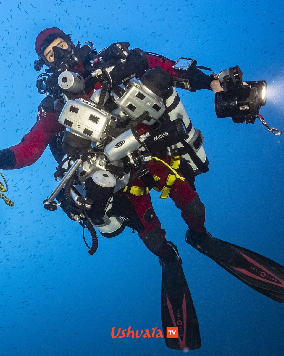 Cette nuit, on rediffuse le magnifique documentaire #PlanèteMéditerranée...
L'occasion de fêter les 50 ans de @LaurentBallesta 🥳

⏰ RDV ce soir à 00:25 sur #UshuaïaTV