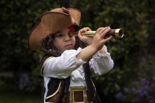 The City is offering a Pirates Treasure Hunt class for children ages 3 to 5 years. This class will run on Saturday, June 1 from 10:30 a.m. to 11:30 a.m. For more information on this or any City program, visit yellowknife.ca/programs.