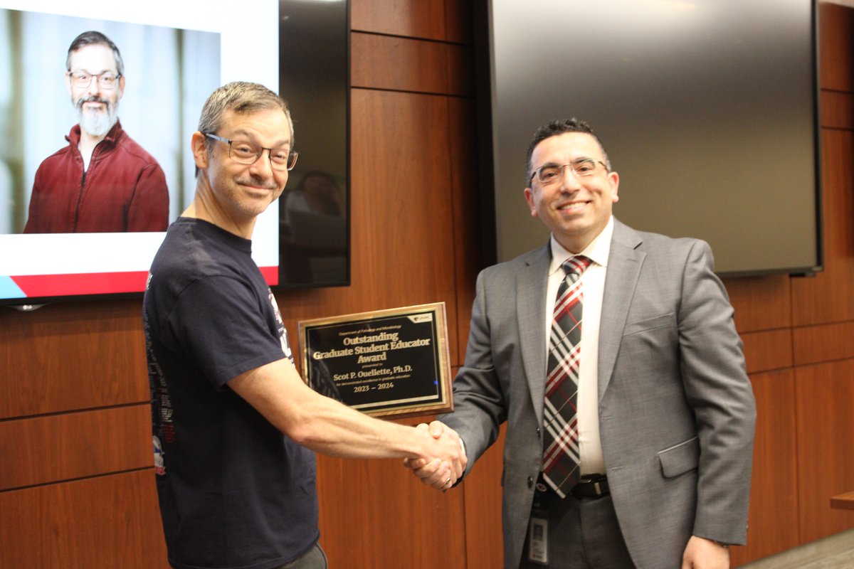 UNMC_PathMicro's tweet photo. 🌟Congratulations to all of our Immunology, Pathology &amp; Infectious Disease graduate students on all of their awards, recognitions, and hard work! 

🏆We also wish a congratulations to Dr. Scot Ouellette on the Outstanding Graduate Student Educator Award! https://t.co/9hSRGo7Ito