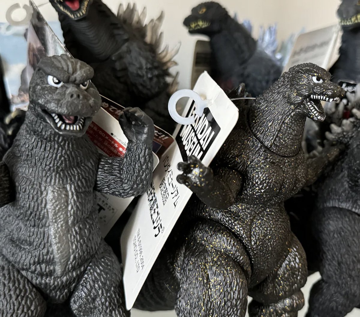 🆕 New to Godzilla figures? Check out the Godzilla Figure Guide to brush up on the basics on articulation, brands, materials, scales, and more. ow.ly/Ik5Y50RG8gC