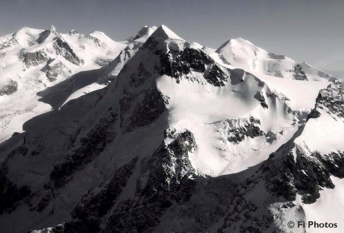 The 4 Thousands of Monte Rosa Massif ©️ Fi Photo. Superb mother #Breithorn from #Matterhorn. Background of #Lyskamm #Castor and Kleine Matterhorn