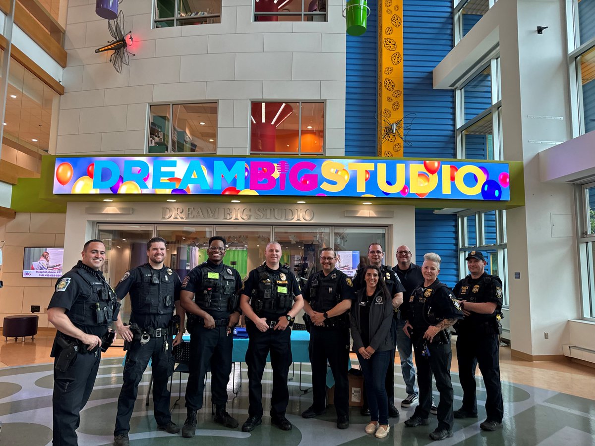 Today facebook.com/AlleghenyCommu… had the privilege of going to @ChildrensPgh to be part of their 'Pets and Police Palooza'. Officer Tyler and Officer Shawn got to call bingo while others enjoyed time with the kids building stuffed animals. Thank you for having us all!!!!