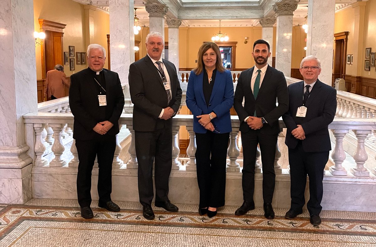 I joined @CatholicEdu today for a meeting with @Sflecce at Queen’s Park. We shared the great things happening each and every day in Catholic schools across Ontario, thanks to the dedication and hard work of #CatholicTeachers, & students and highlighted the supports #OntEd needs.