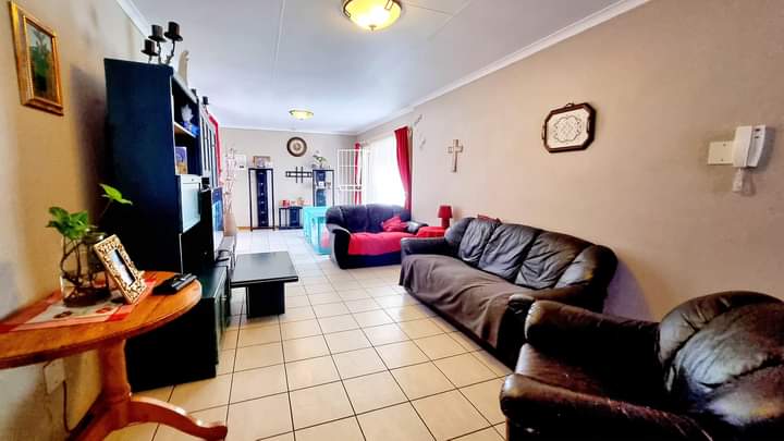 🏡 3 Bedroom Townhouse For Sale in Brackendowns, Alberton 📌 

🏷 Selling Price: R1,350,000  

🔗 bathamagaproperty.co.za/property/3-bed… 

Please retweet, the next homeowner might be on your timeline.

#houseforsale #propertyforsale #property #realestatelife #realestateexpert  #StockMarket