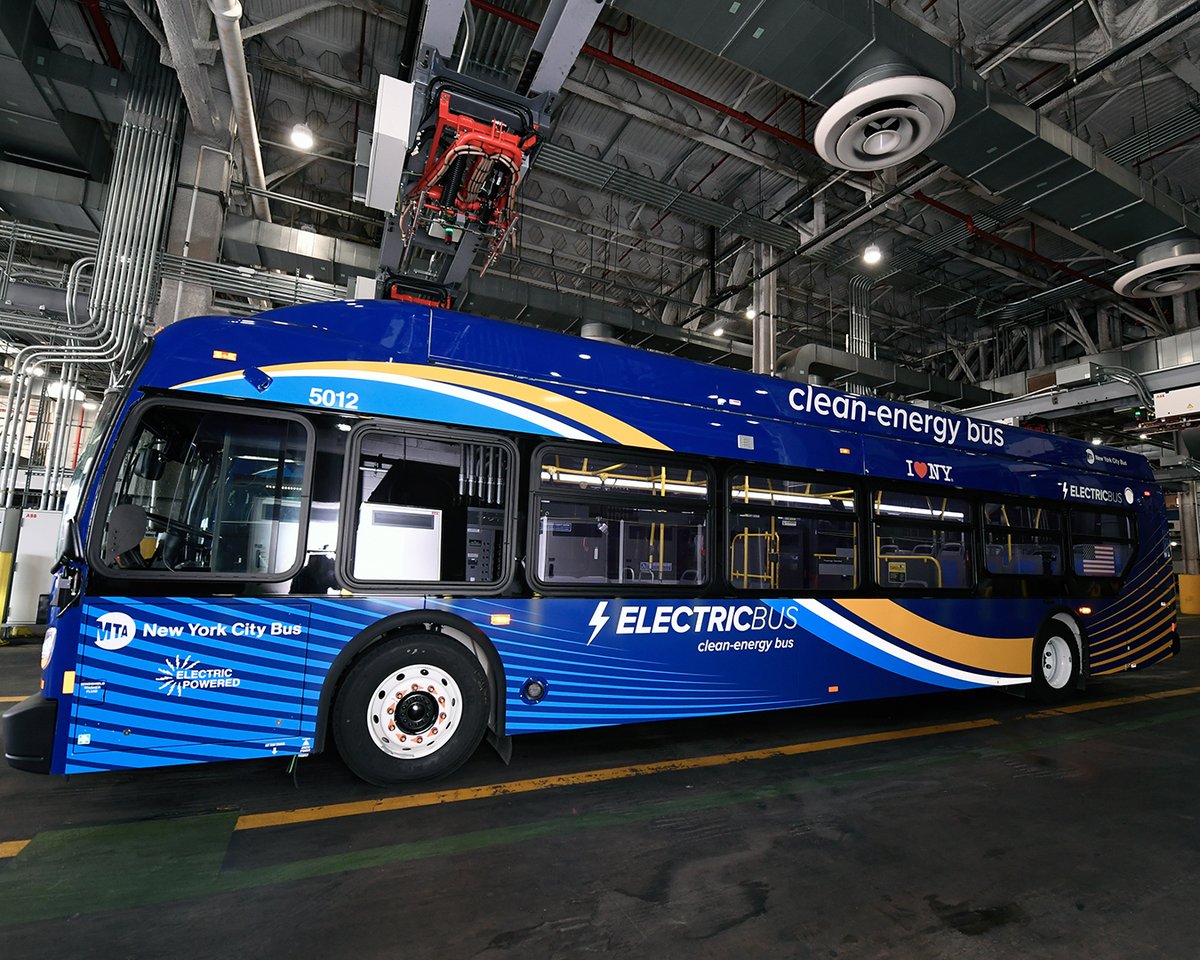 Charging into the future 🔌 Today, we unveiled 60 new electric buses that will be operating in Queens, Staten Island and Brooklyn! With these buses, we partnered with @NYPAenergy to install 17 fast charging system points at Grand Avenue Bus Depot in Queens.