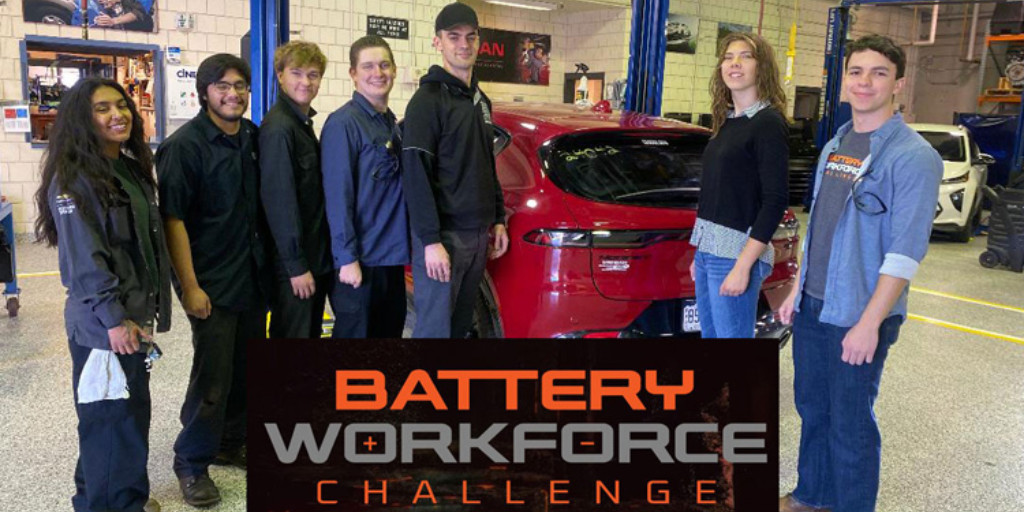 The ACC & @coschoolofmines team has been named as the @BattChallenge Year One champion. @StellantisNA @energy @argonne #BattChallenge #EVinnovation #AutoTech #BatteryTech #AutoTech #electrify #futureofmobility arapahoe.edu/news/acc-and-m…