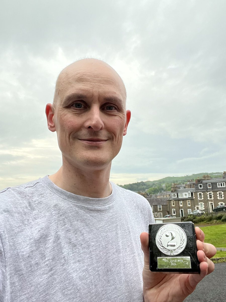 Fair chuffed to have finished men’s runner-up in tonight’s Uphill Mile in Hawick, and to see bairns belting past me as if they’d heard an ice cream van! 🥈🏃‍➡️

Set myself a challenge next year of not eating a chippy pre-event, and finishing without stopping for a walk.
