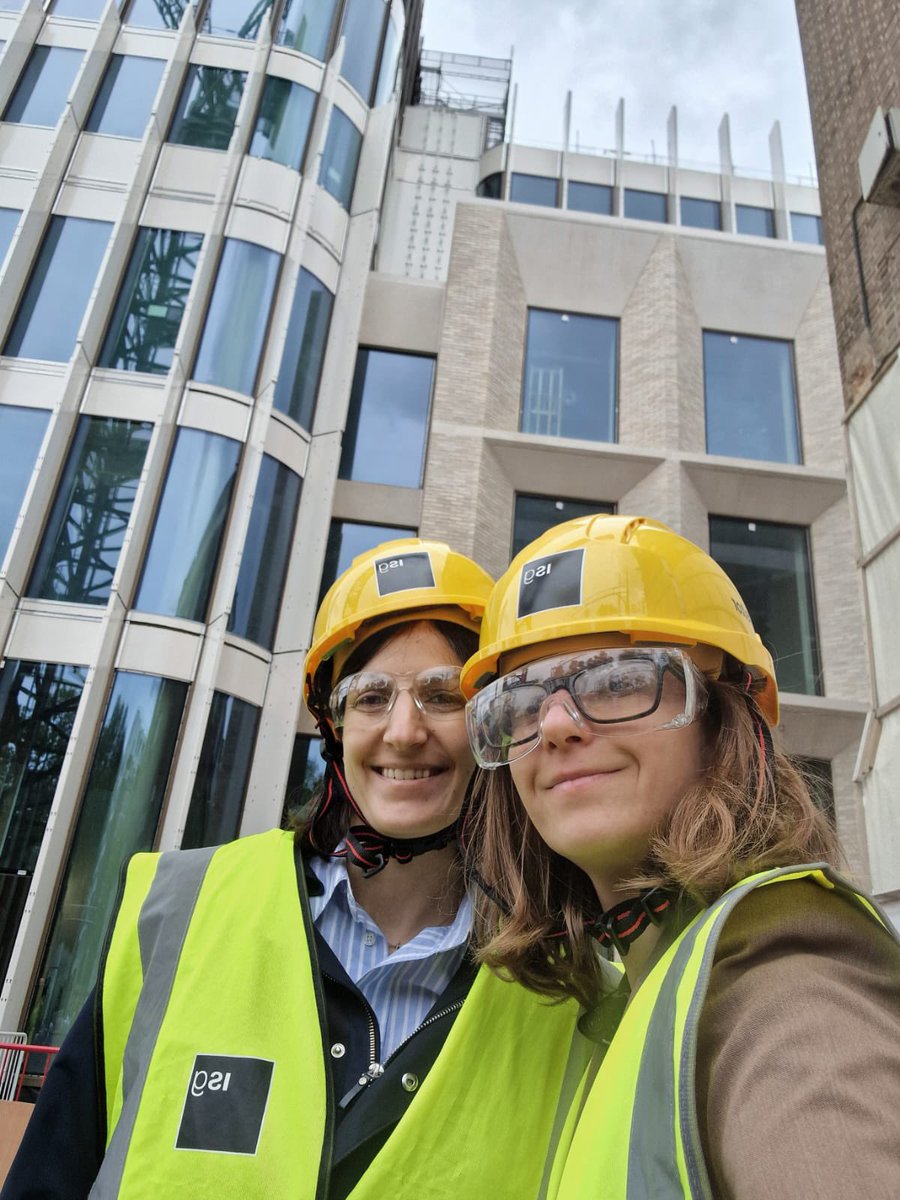 Hardhat tour today around the lab areas in construction at the new world-class translational #neuroscience centre #256GraysInnRoad looking forward to moving here in a year’s time 🧬 @natalia_dominik @IonSynapse