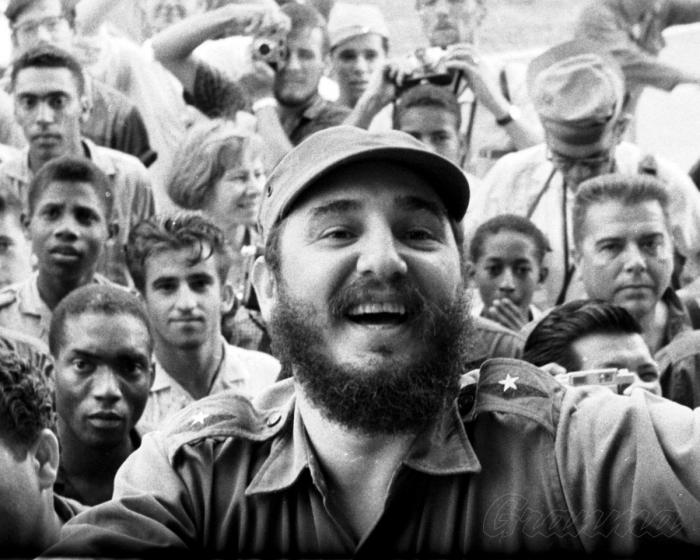 A #FidelPorSiempre lo evocamos como si nunca se hubiera ido. La historia continuará y nuevas generaciones conocerán sus hazañas; porque los grandes hombres se quedan para siempre en la memoria de los pueblos como únicos sobrevivientes del olvido. 🇨🇺
#Cuba  #UnidosXCuba #Matanzas