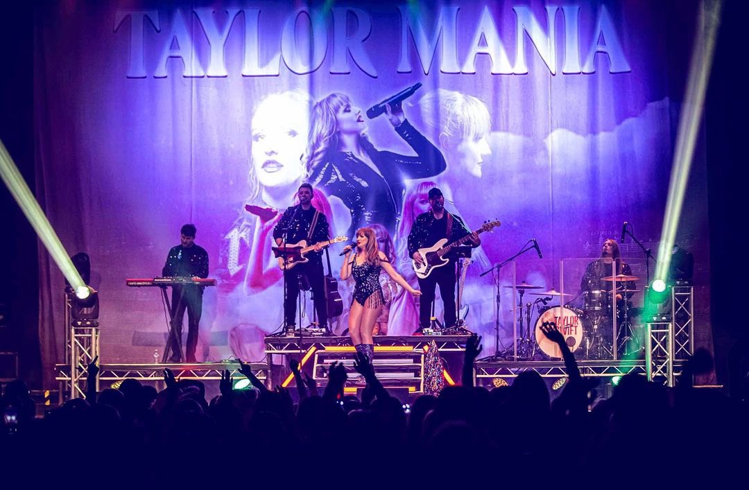 For all the ‘Swifties’ that missed out on the Eras tour, this is for you. 
The award-winning show that pays tribute to Taylor Swift and features replica costumes is coming to Cardiff

itsoncardiff.co.uk/taylormania-th…