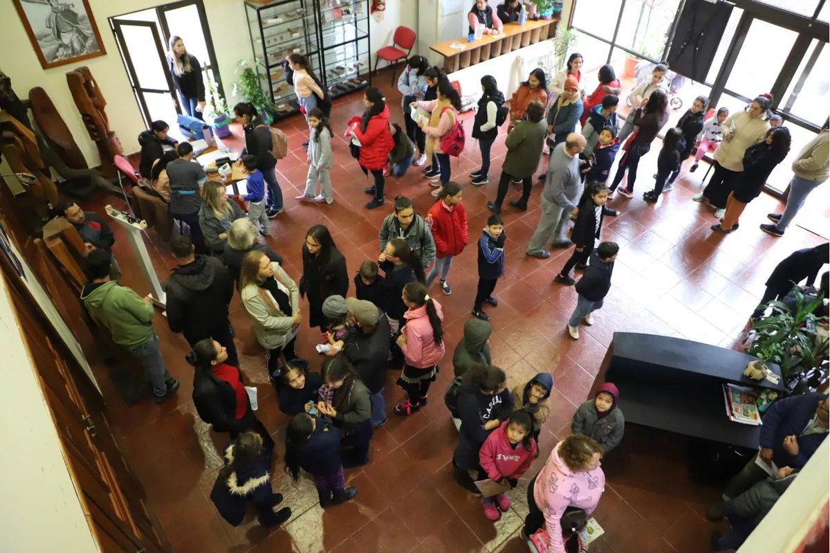 negromacdonald's tweet photo. MÚLTIPLES OPERATIVOS PARA MEJORAR LA CALIDAD DE VIDA DE LOS ARISTOBULEÑOS

Junto a Anahí Repetto, subsecretaria de Acción Social, participamos del operativo integral de salud y el taller de cocina para personas con celiaquía en la Casa de la Cultura. https://t.co/lV9qJ6K8Yg