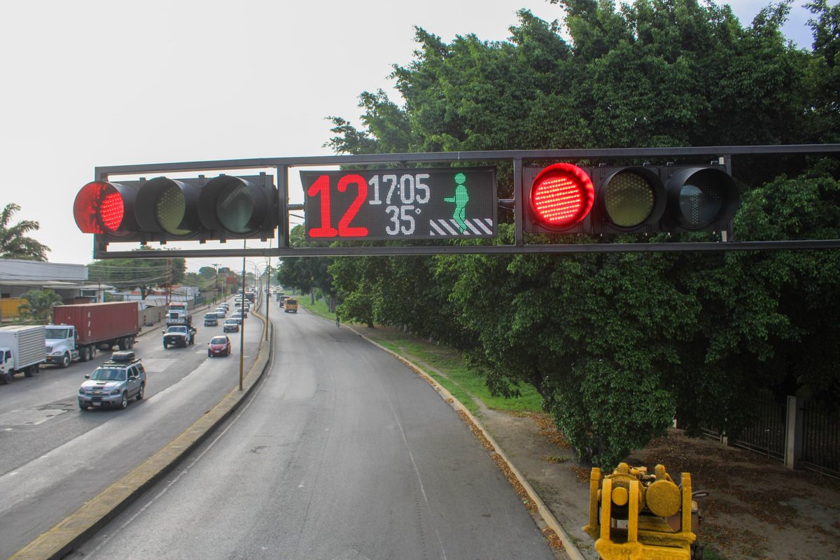 Pantalla Interactiva para intersección semaforizada,  compatible con cualquier controlador de tráfico <a href="/InformacionVias/">Información Vial</a> <a href="/JEHYSONGUZMAN/">JEHYSON GUZMÁN</a> <a href="/Trolebus_Merida/">Trolebús Mérida C.A.</a>