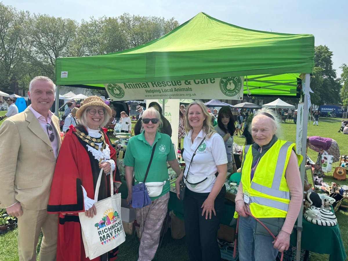 I was pleased to be joined by the Council Leader Cllr Roberts & to thank Pamela Fleming the organiser of the absolutely amazing Richmond May Fair. Great to see so many people enjoying this great event in lovely sunshine. Thanks for a brilliant visit.