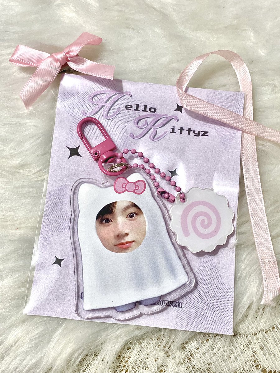 kittaewon's tweet photo. โบ ๐๐ฅ๐๊ณ #kitty_extras โข wts lfb ph
=อออโก jungkook hello kittyz ghost keyring
๐ฅ โฑ180 all in w pf + lsf
๐ฅ end of may shipout, x impatient
๐ฅ prio payo or 5 days dop
5 stocks available only โ๏ธ
โ dm/reply to claim https://t.co/JiMvkamLG7
