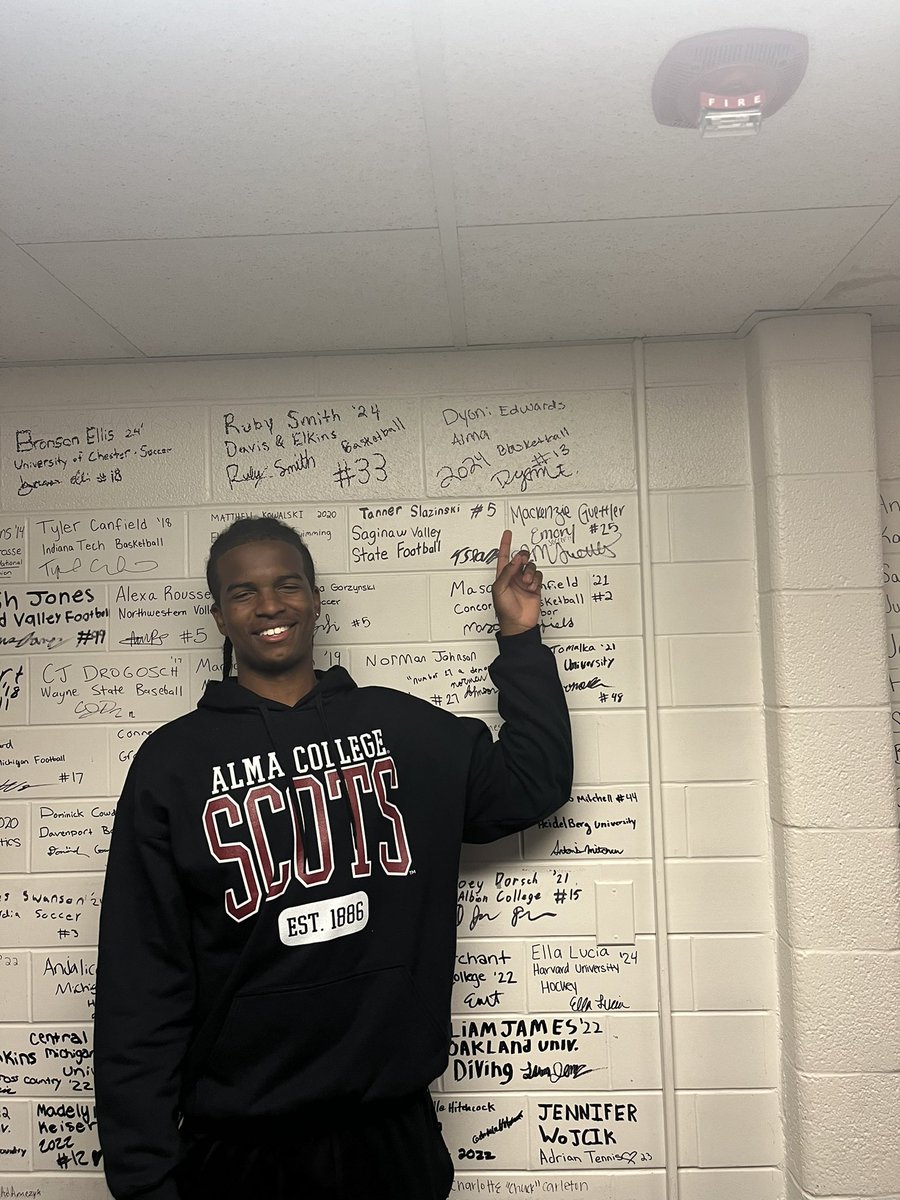 We had the honor of adding another 2024 Blackhawk to the Wall of Fame yesterday! 💜
Dyoni Edwards: Alma, Basketball

We are proud of you, @dyoniedwards11
