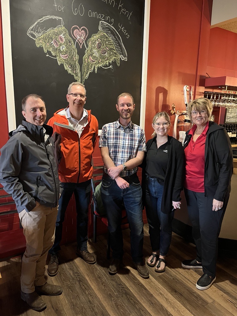 A big shout out to the FCC Chatham Office who have been busy in the community and recently attended the monthly CAFA meeting with Oakview Appraiser Dan Laven. 
#CdnAg #FCCinChatham #DreamGrowThrive