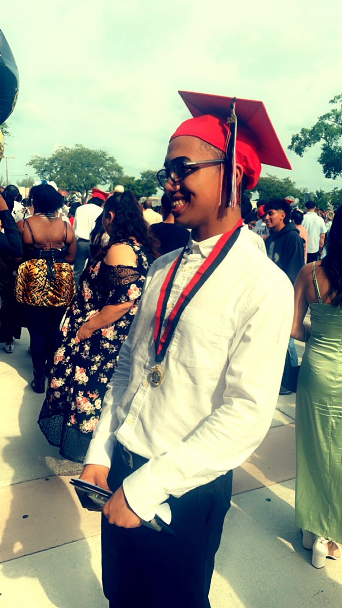 I wore red today as we celebrated my nephew Josh’s graduation this morning from Santaluces High where I graduated years ago. Once a chief always a chief!! Congratulations to the class of 2024! #chiefcountry @Prin_Robinson @SantalucesHS