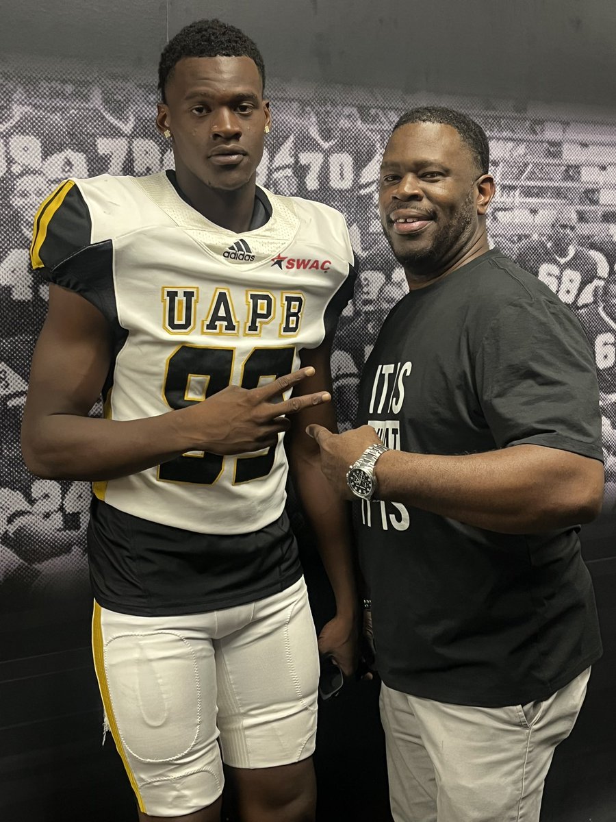 Wishing my guy <a href="/_camharris14/">Cam J Harris</a> a Happy 20th Birthday!! Enjoy this day and keep pushing!!! Love ya son... 🙏🏾