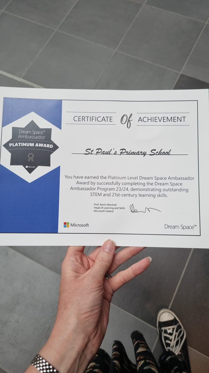 Congratulations to our 5th class Dreamspace ambassadors from Mrs Owens' class who completed the programme all year and won the platinum award this afternoon in Microsoft! Thanks to Mrs Owens for facilitating a wonderful experience for the pupils throughout the year @MS_eduIRL