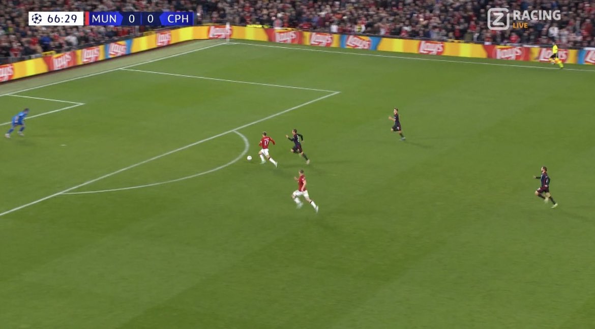 I like Garnacho but if he's looking to establish himself as a starter, he needs to do better in situations like this.I expect all of Man United's attacking players to be able to finish off chances like this. You have to kill chances. This is now becoming too much 🚮 #MUFC