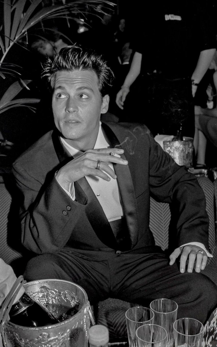 Johnny Depp might be the most photogenic of all my subjects. Here he is at the party for Ed Wood. He was just hanging out - sitting on his own. There weren’t people hounding him. That’s what I like about these guys; they never felt it was >>> telegraph.co.uk/films/2024/05/…