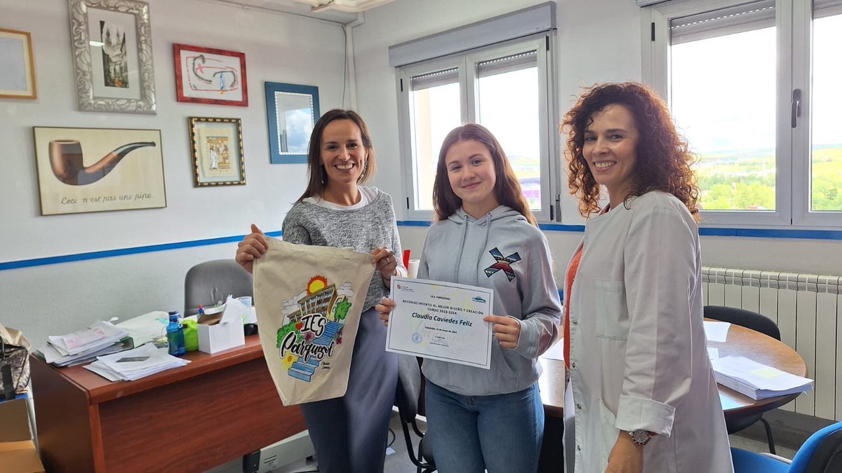 En el insti estamos de enhorabuena 🥳 con la mención especial a la alumna Claudia Caviedes por realizar el diseño de las primeras bolsas tote del IES. Lo mejor de todo es que ya están a la venta!! 🔥 no te quedes sin la tuya 🏃🏻‍♂️‍➡️🏃🏼‍♀️‍➡️