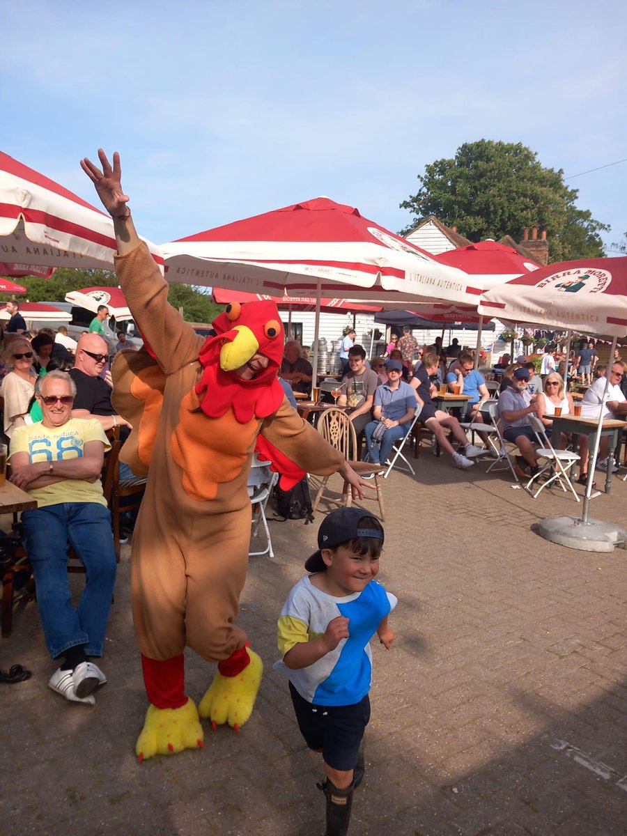 Who’s ready for the oakfest!?? Less than 2 weeks away! Ale, cider, bbq and acoustic music 24-27th may! #epping #essex #oakfest #beerfestival #realaale #realcider #london