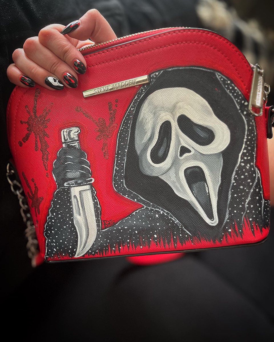 stephen_queens's tweet photo. What’s your favorite scary movie?

Throwback to Ashley’s Bachelorette party nails featuring Ghostface and Jason!  There is just something so aesthetically pleasing about Ghostface 👻

Featuring:
 Spooky nails done by @ jackie.dat_nailguy
 Ghostface purse by Bittersweet Brushes https://t.co/2DqGOodnzx