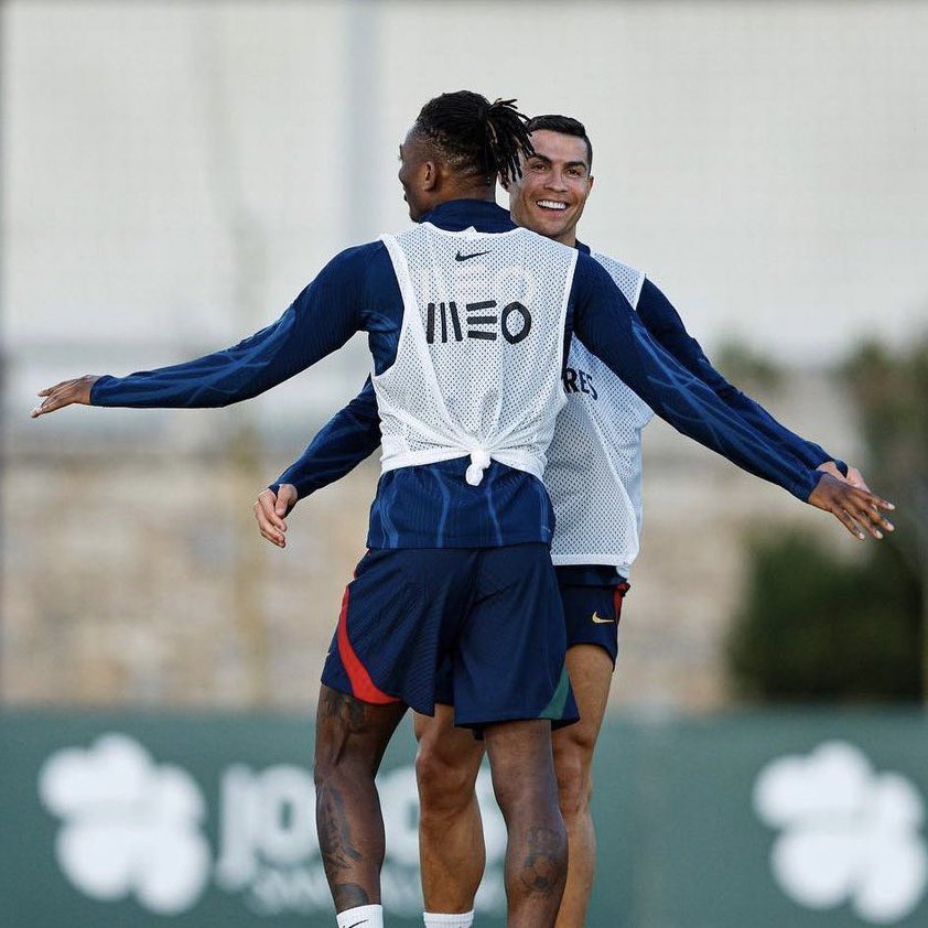 🚨🗣️ Rafael Leao: 'Cristiano is a Role Model to me, I am proud to play with him in the national team, everyone in the National team likes Ronaldo and Idolises him'.